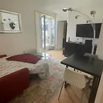 Villa Et Porte Des Ternes, 5-6 Pers, Calme Et Lumineux